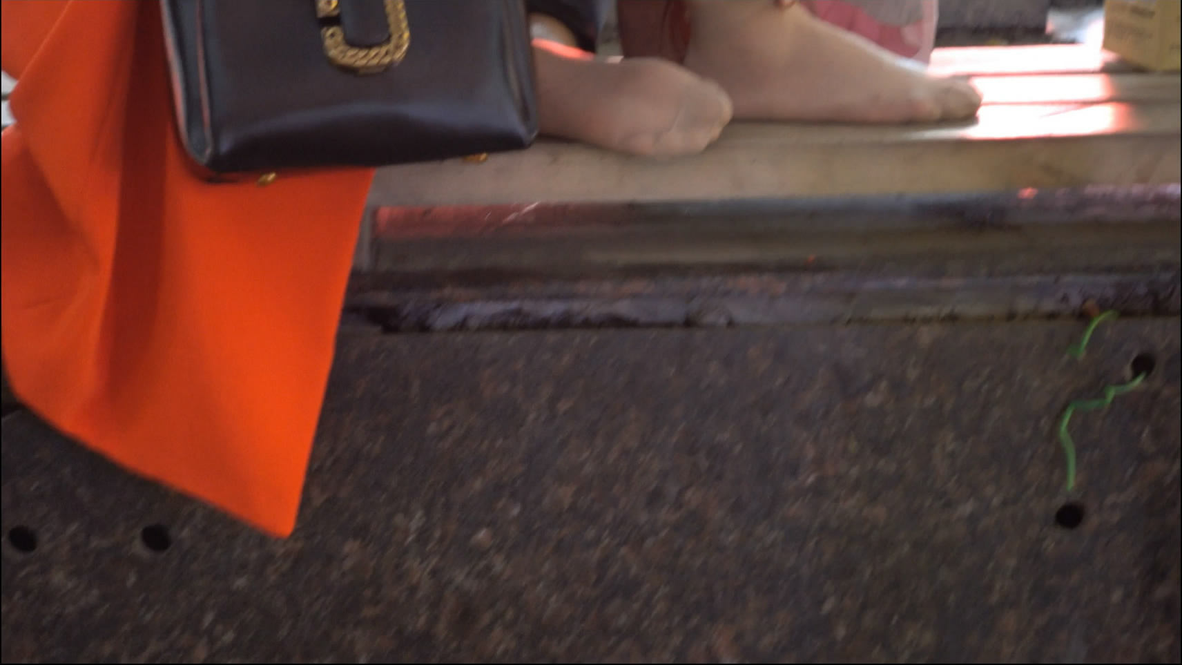 streetsnapnylon[00 03 01][20181205 223859 0]